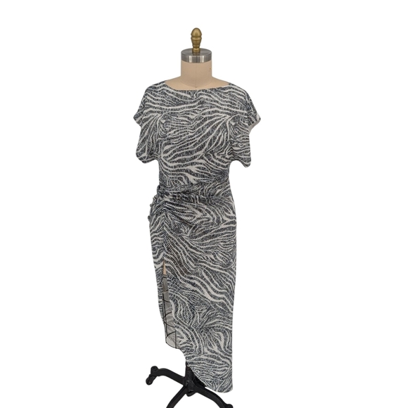 00739 NEW ITMFL Bercot Zebra Sequins Dress Black White Size Large evening party - Picture 1 of 12